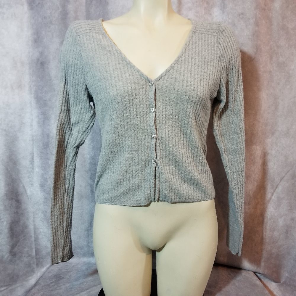 Socialite Grey Button Down Top Size Small - Picture 2 of 5